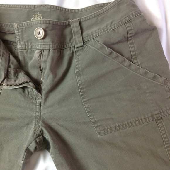 Capris - Picture 6 of 9